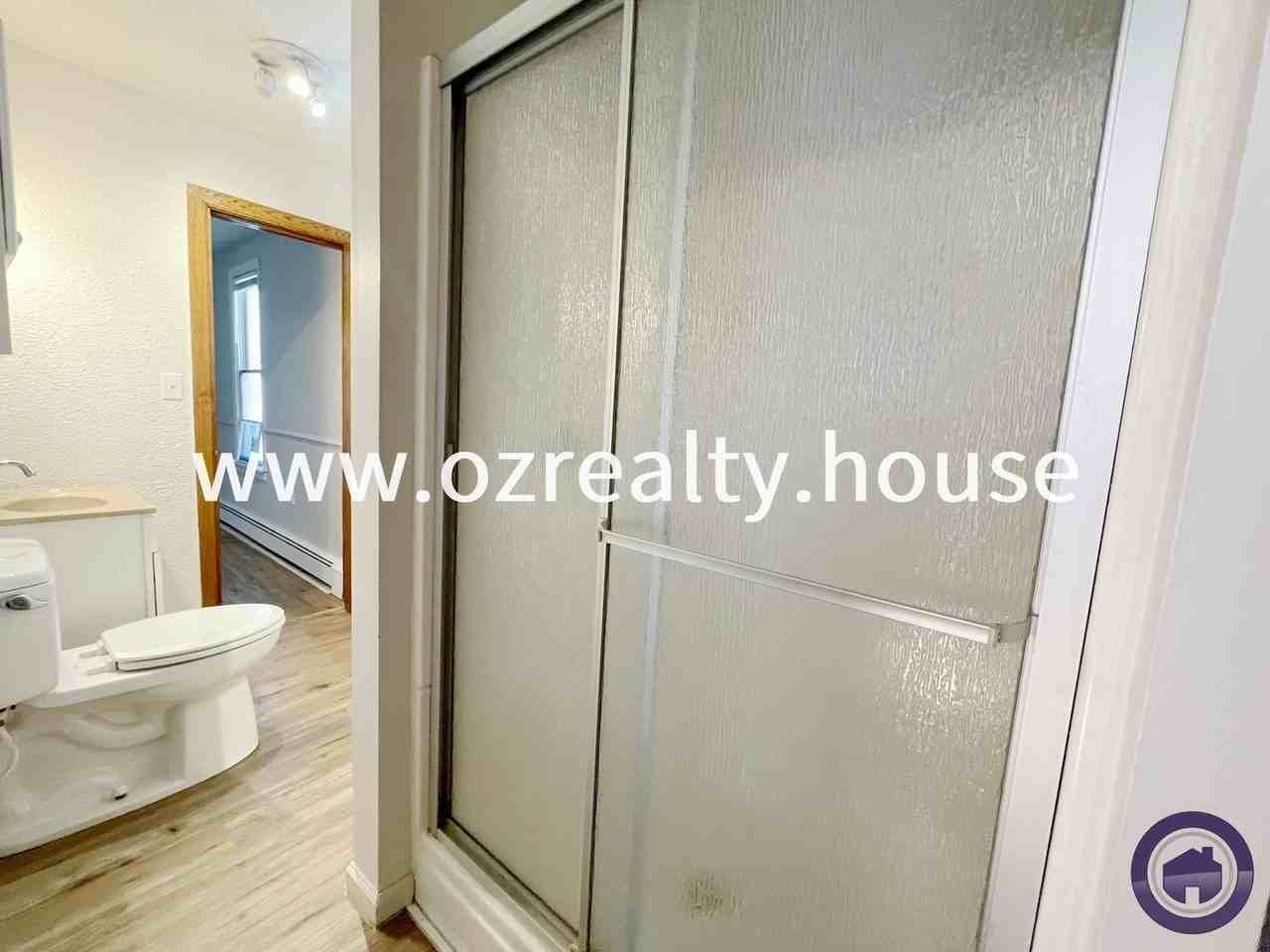 215 E Reed Ave - Photo 3 of 21