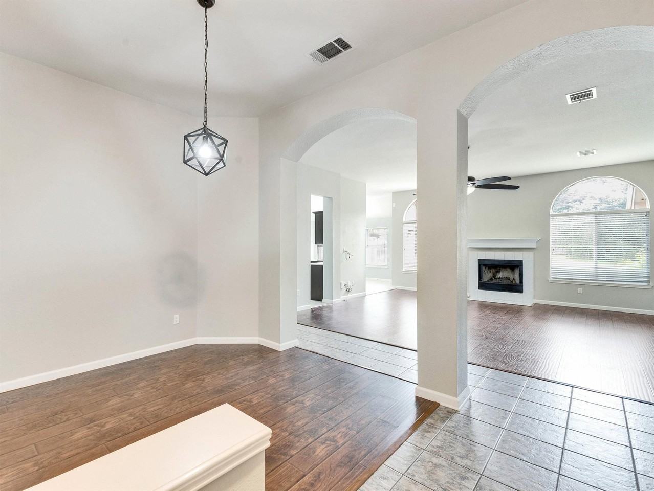 6412 Convict Hill Rd - Photo 4 of 50