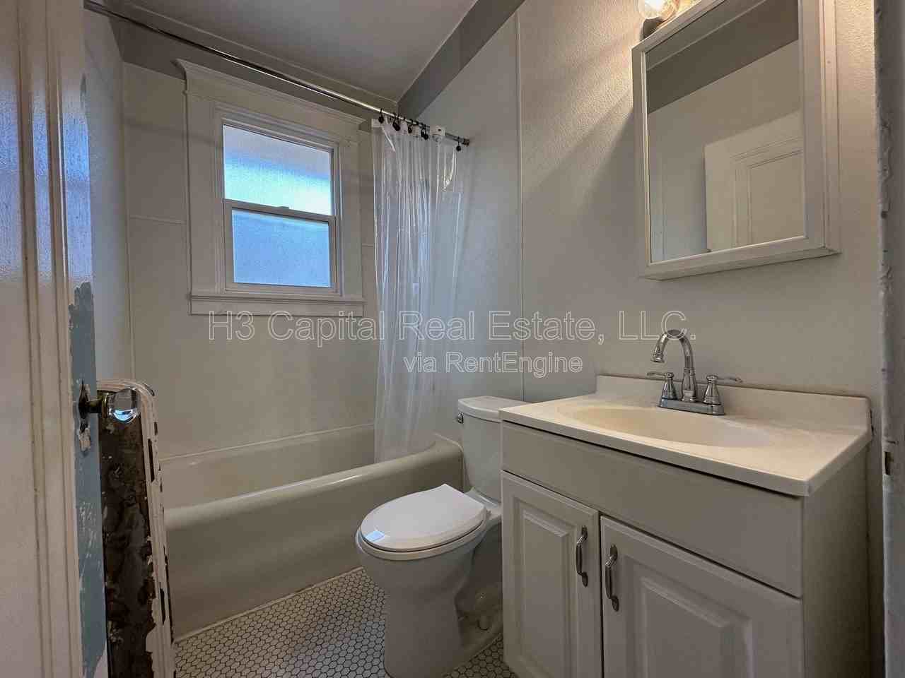 6715 Bartmer Ave #FL2 - Photo 4 of 9