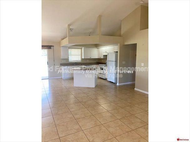 1823 Nw 19th Ave - Photo 5 of 10