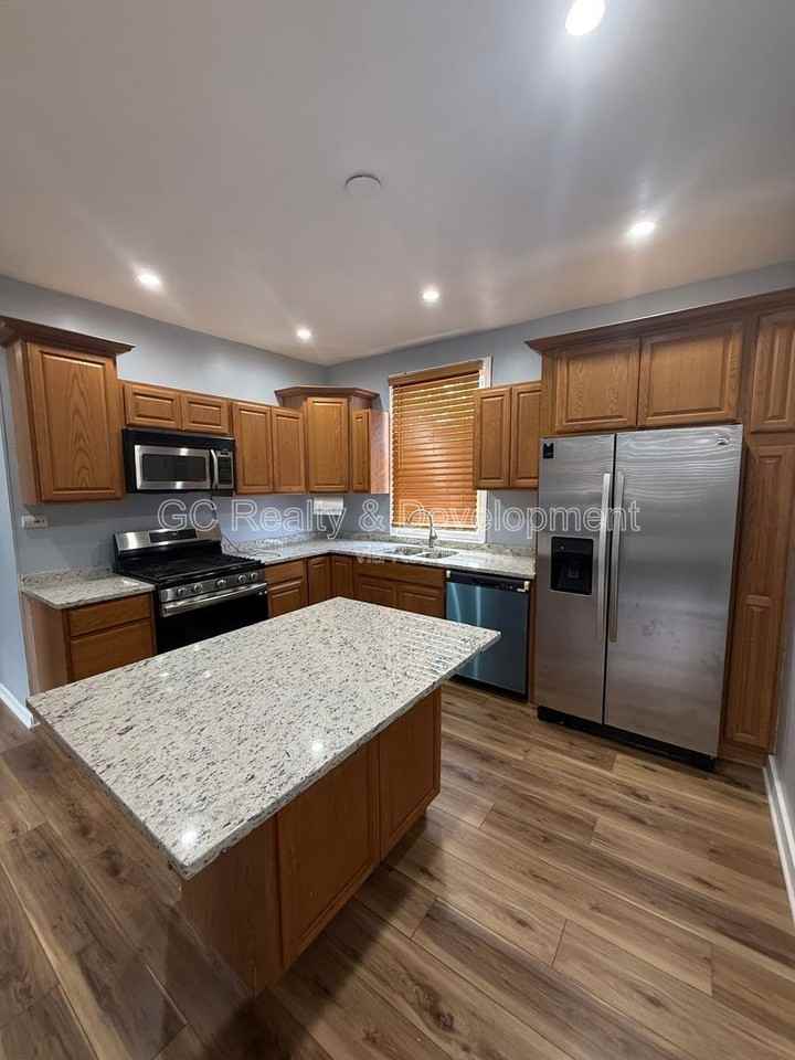 2304 N Monitor Ave #3 - Photo 5 of 10