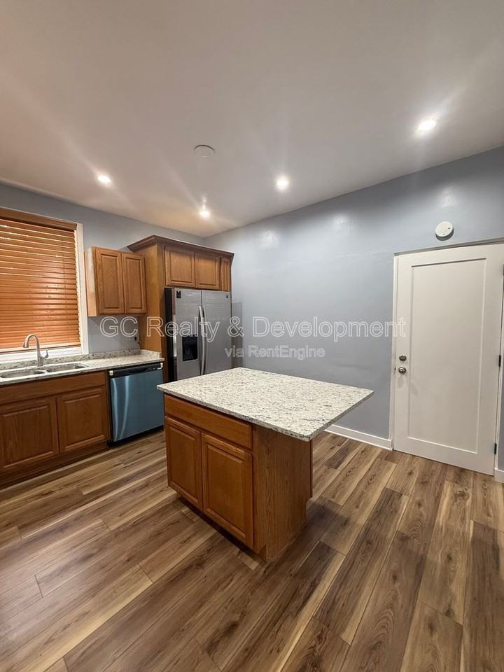 2304 N Monitor Ave #3 - Photo 6 of 10