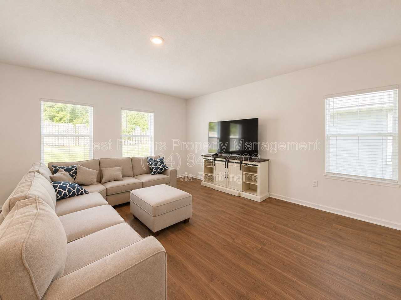 161 Chesterwood Rd - Photo 4 of 31