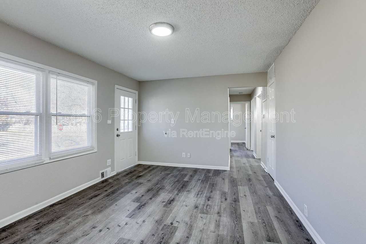 11201 Crystal Ave - Photo 5 of 23