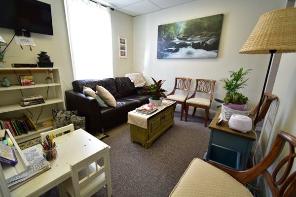 81 Toronto St. - Photo 3 of 5