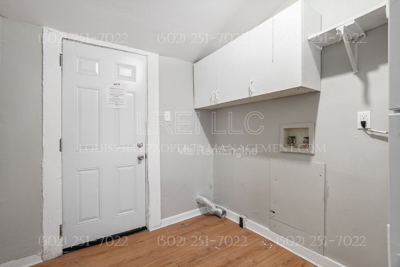 2424 Rowan St - Photo 3 of 13