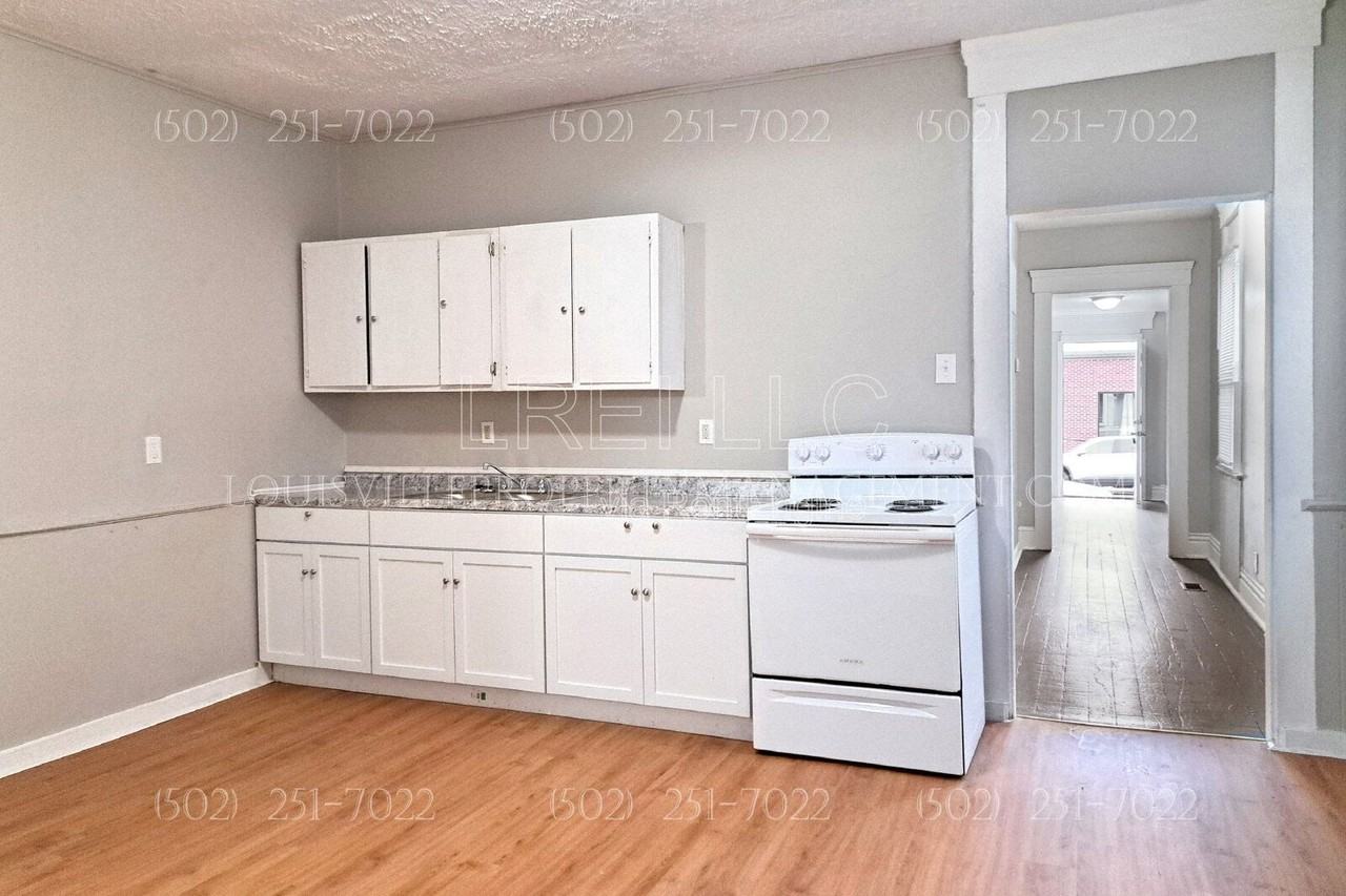 2424 Rowan St - Photo 6 of 13