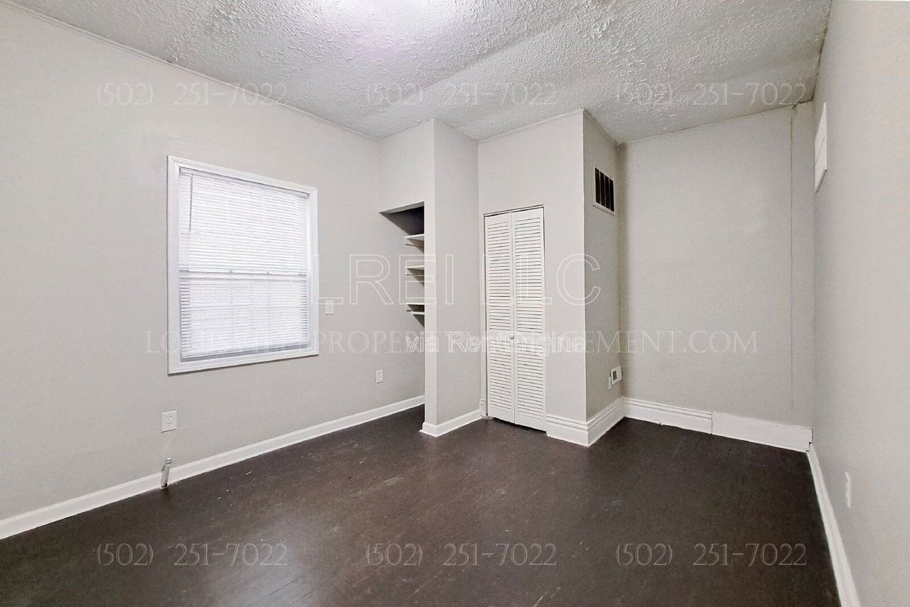 2424 Rowan St - Photo 7 of 13