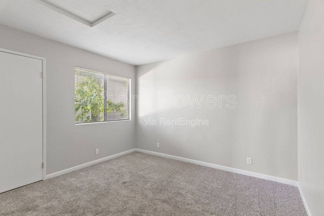 3180 Country Club Dr #3B - Photo 6 of 16