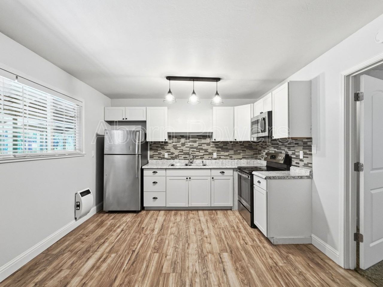 6197 Spruce Ave #4 - Photo 5 of 14