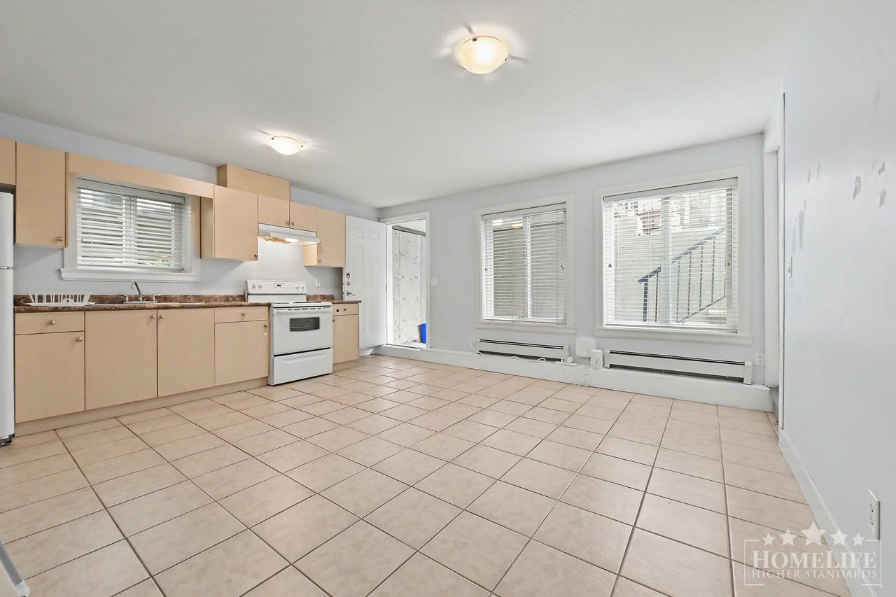 6125 148 St - Photo 3 of 10