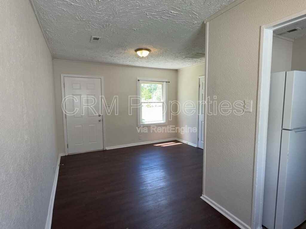 4537 Fletcher Ave - Photo 4 of 15