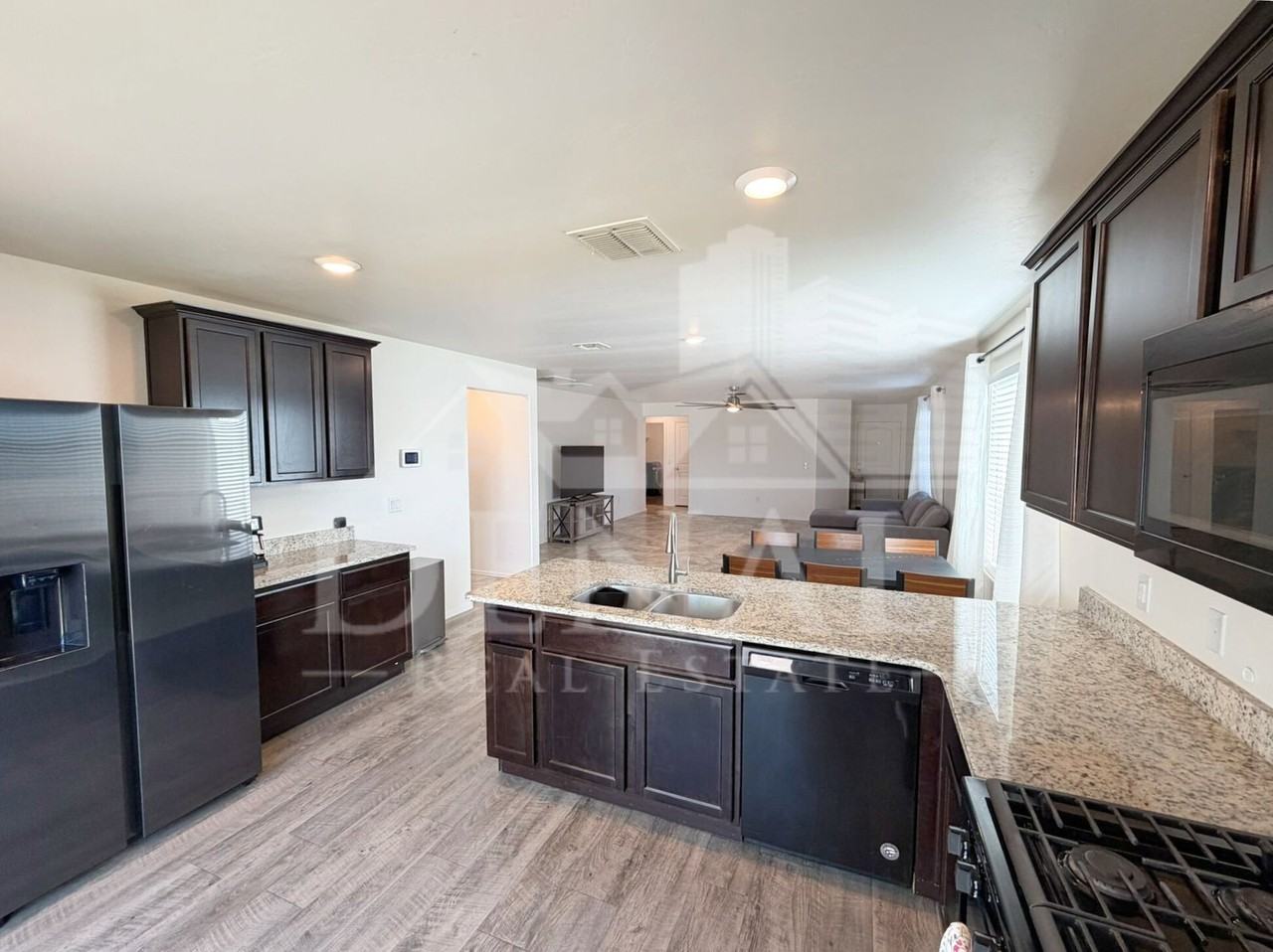 4101 E Braddock Dr - Photo 4 of 20