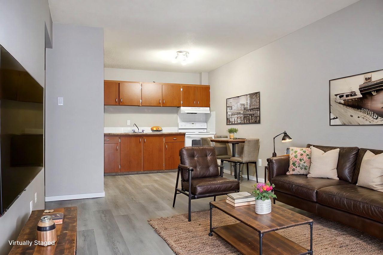Sophie Place - Photo 3 of 12