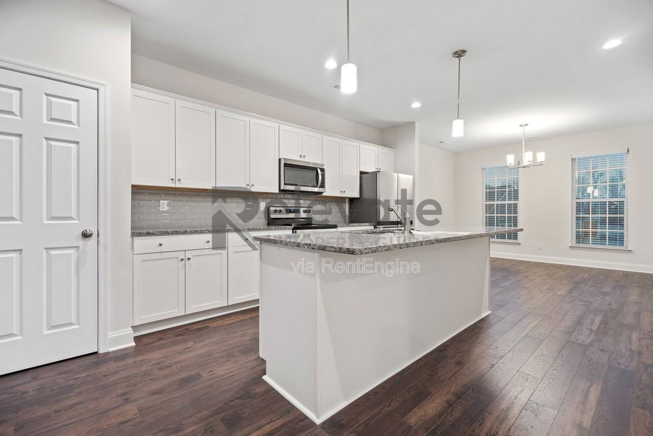 6851 Dunton Rd - Photo 2 of 33