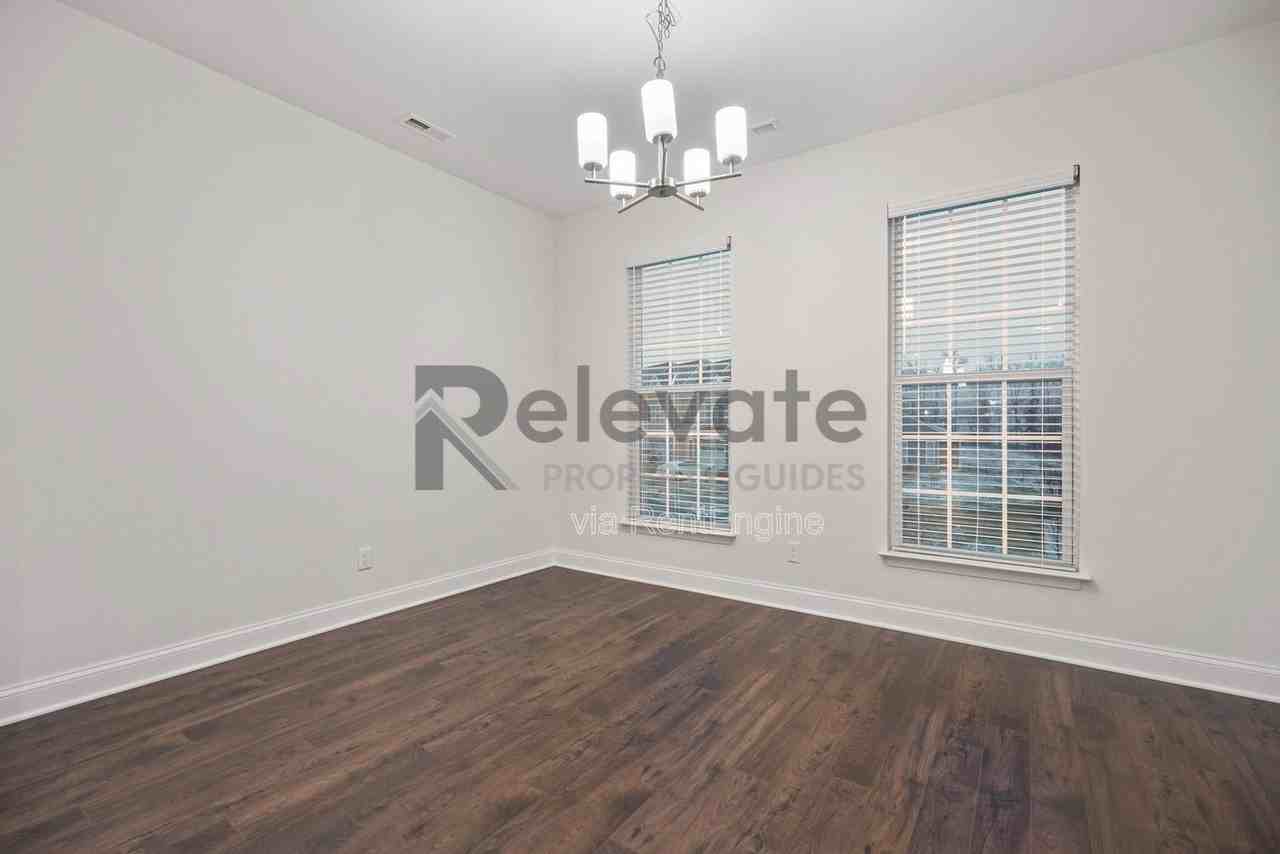 6851 Dunton Rd - Photo 3 of 33