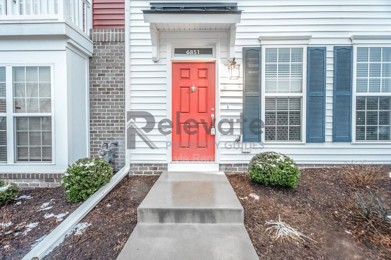 6851 Dunton Rd - Photo 7 of 33