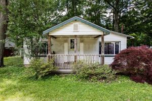 featured image of 3332 Hiwood Ave