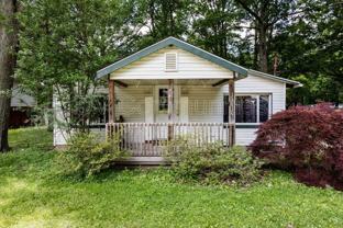 3332 Hiwood Ave - Photo 1 of 1