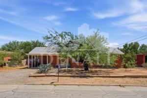 featured image of 4026 E Alhambra Pl