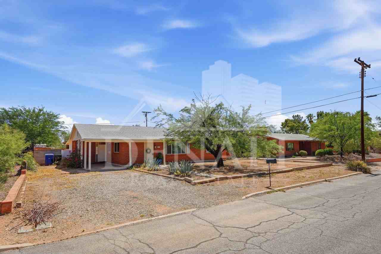 4026 E Alhambra Pl - Photo 2 of 27
