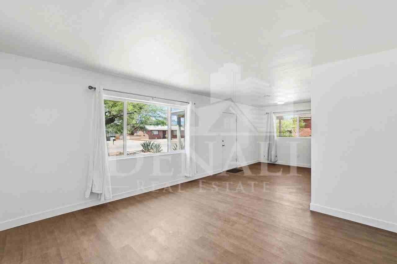 4026 E Alhambra Pl - Photo 5 of 27