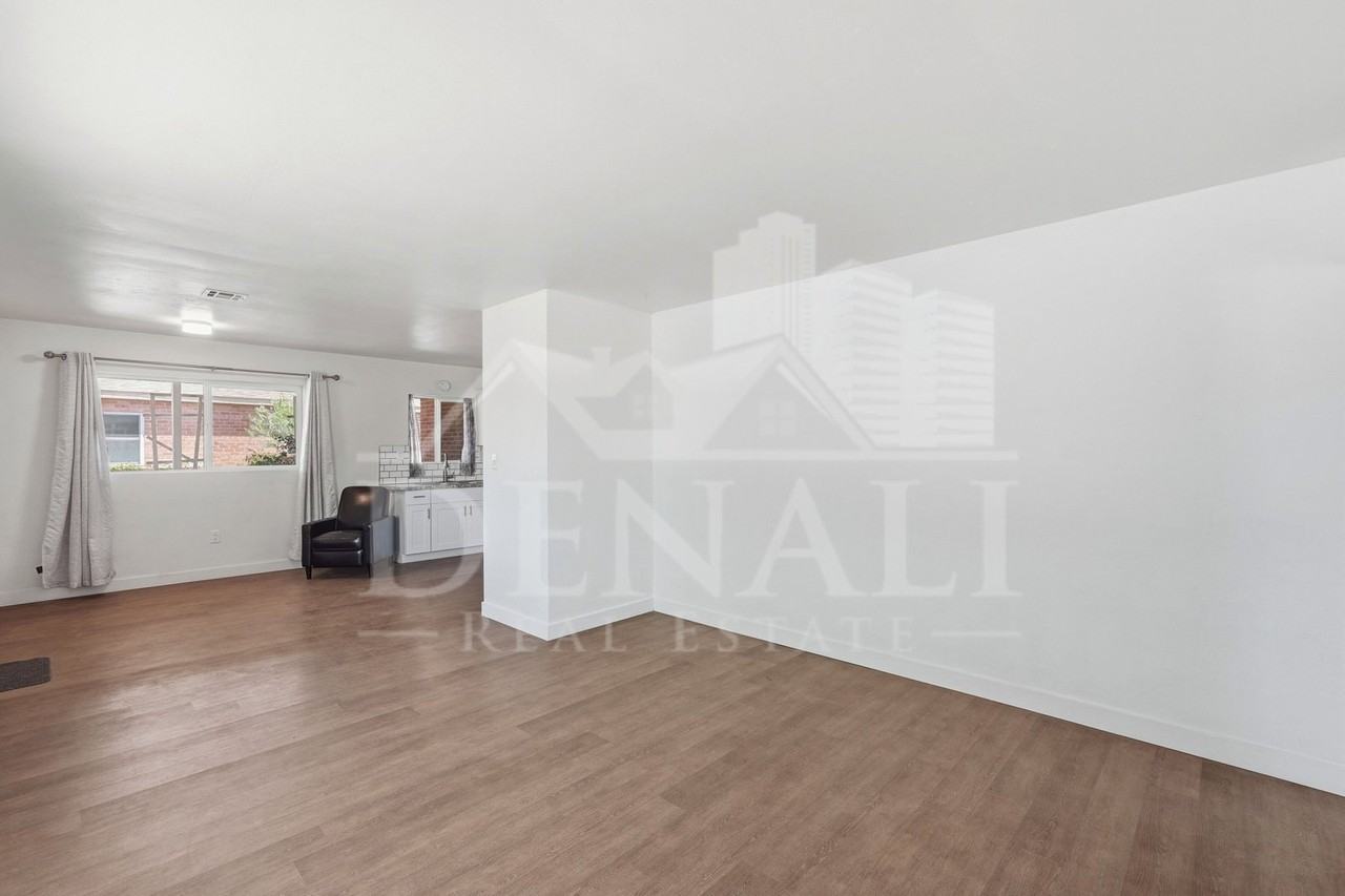 4026 E Alhambra Pl - Photo 6 of 27
