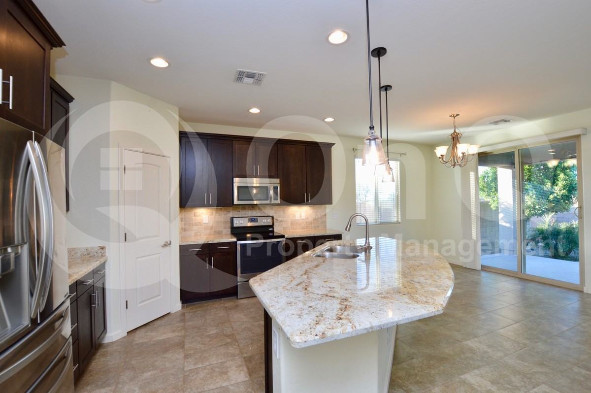 2814 E Quenton St - Photo 3 of 22