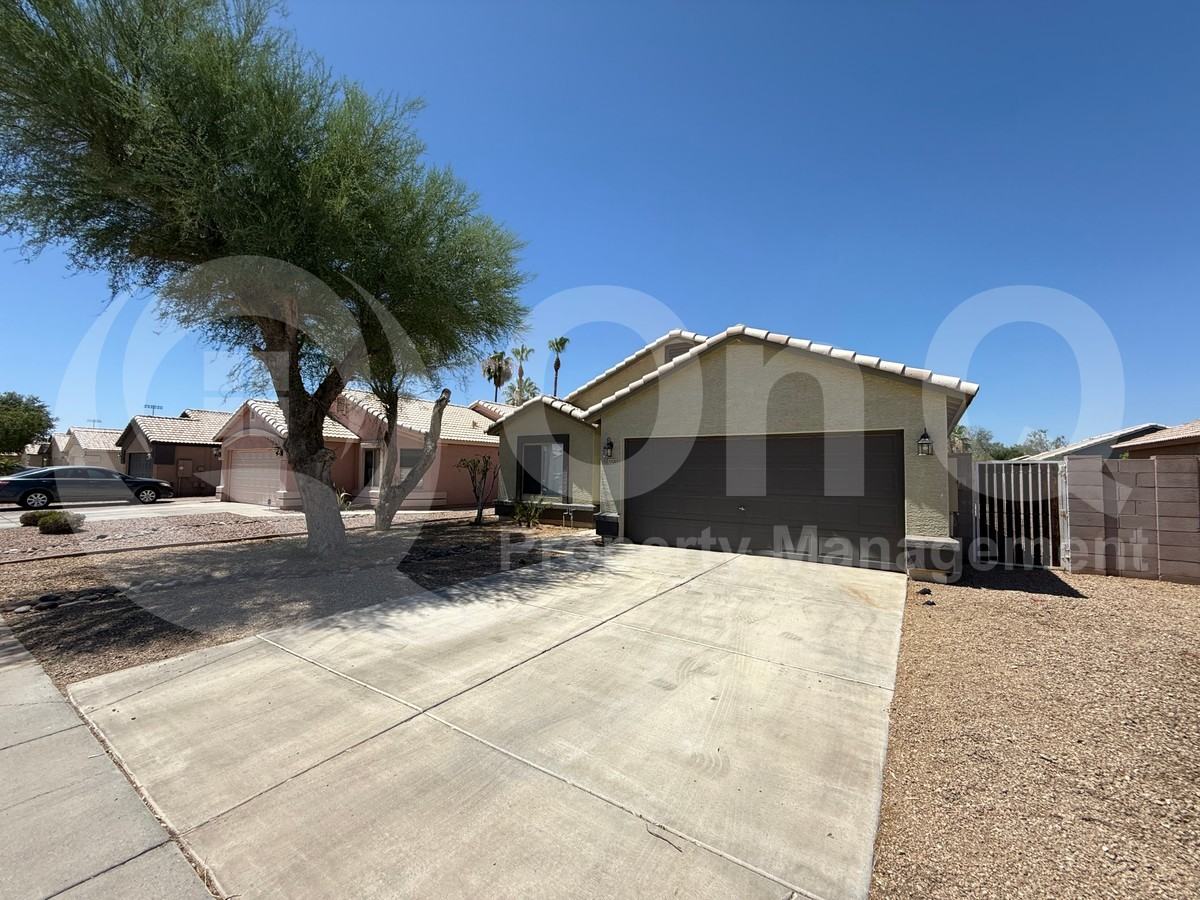 11420 W Sheridan St - Photo 3 of 22