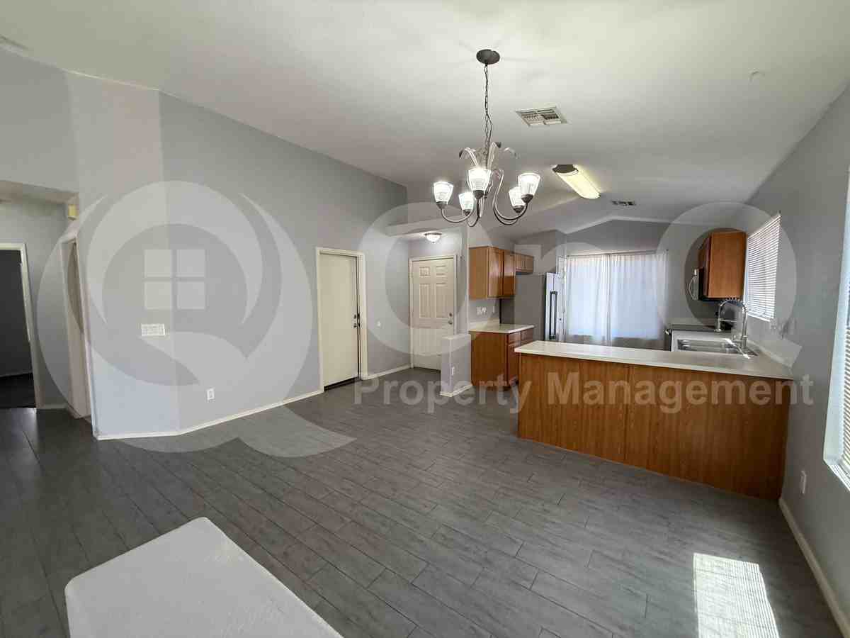 11420 W Sheridan St - Photo 7 of 22