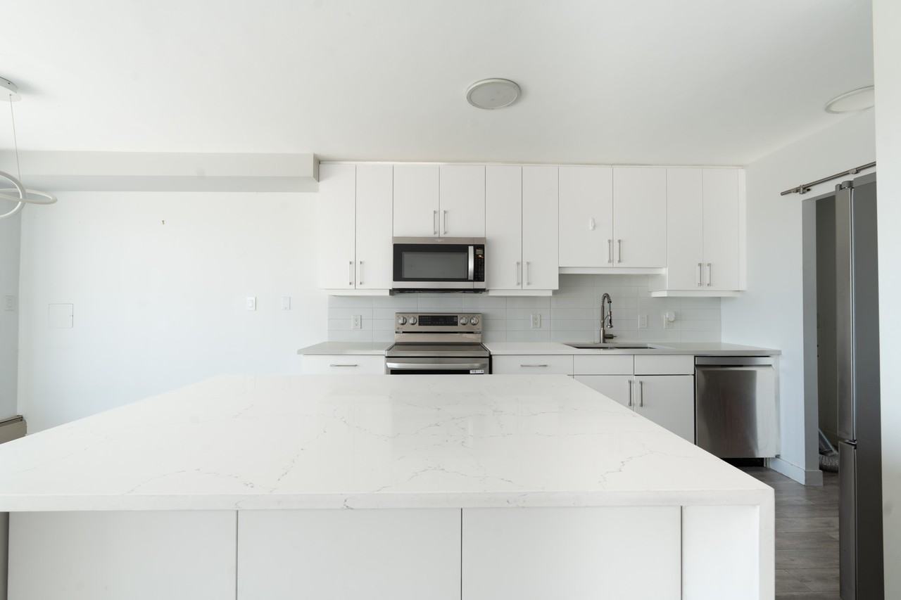 300 Meredith Rd Ne - Photo 2 of 16