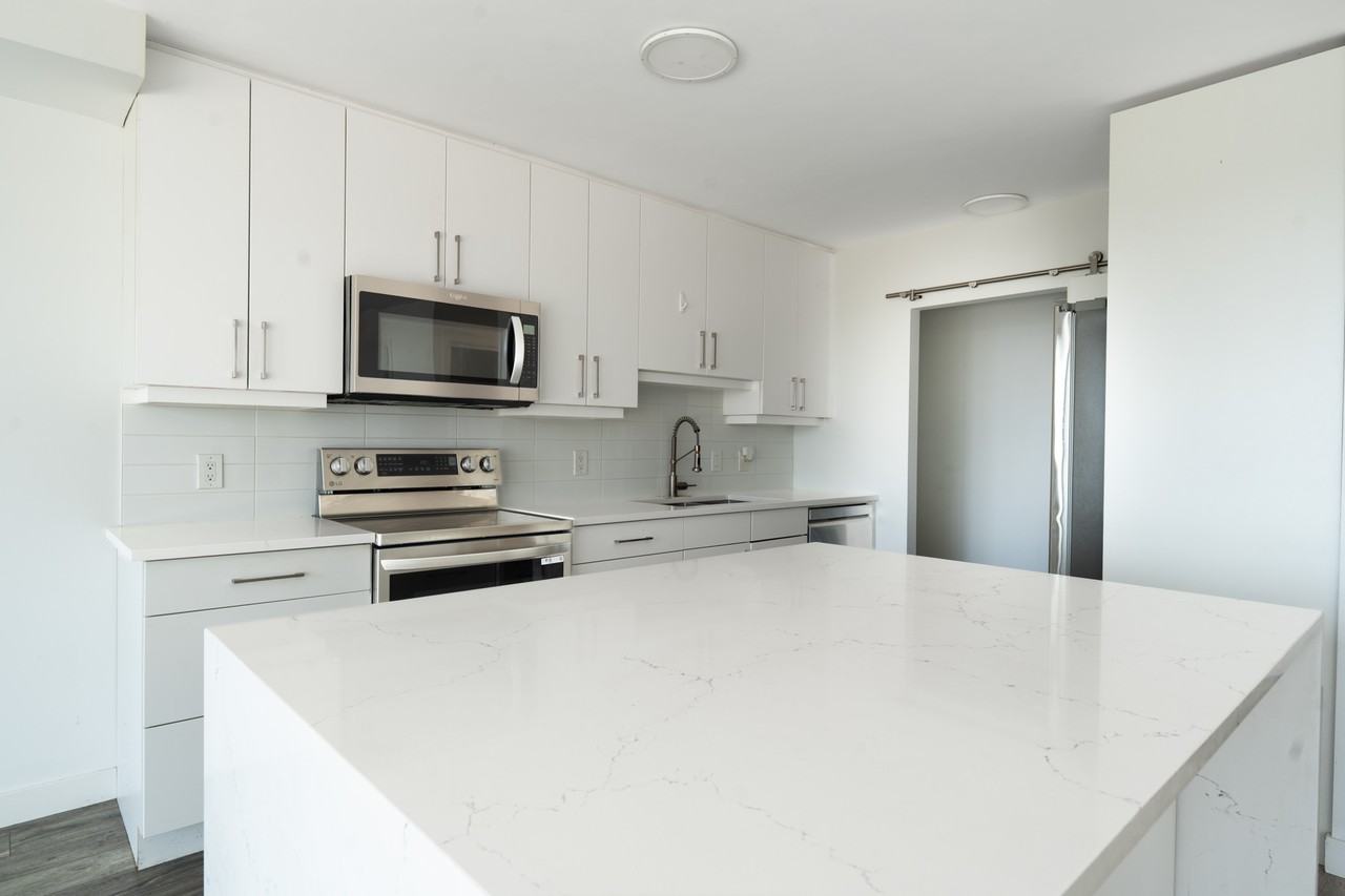 300 Meredith Rd Ne - Photo 3 of 16