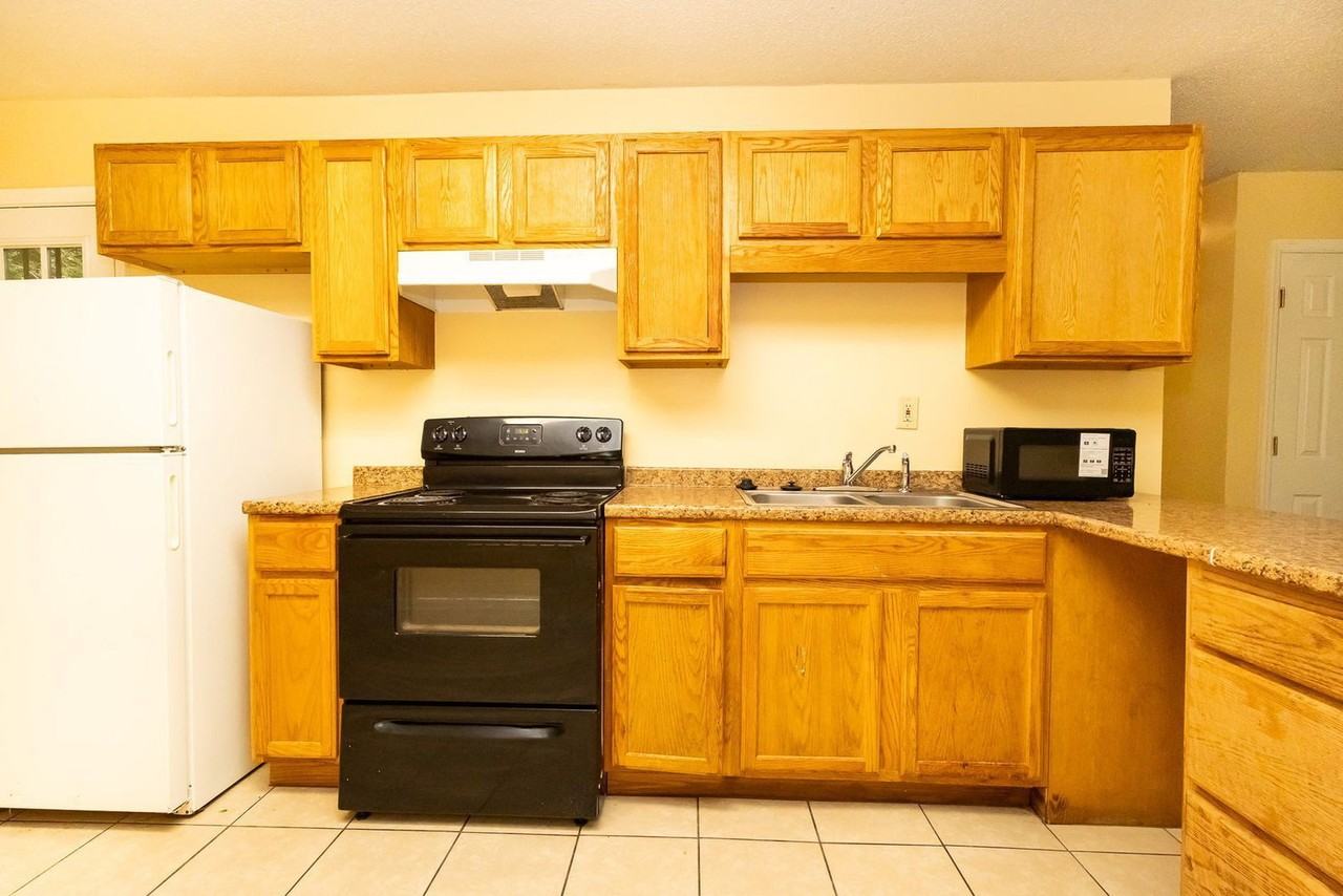 3884 Youngstown Rd #3884 - Photo 5 of 13