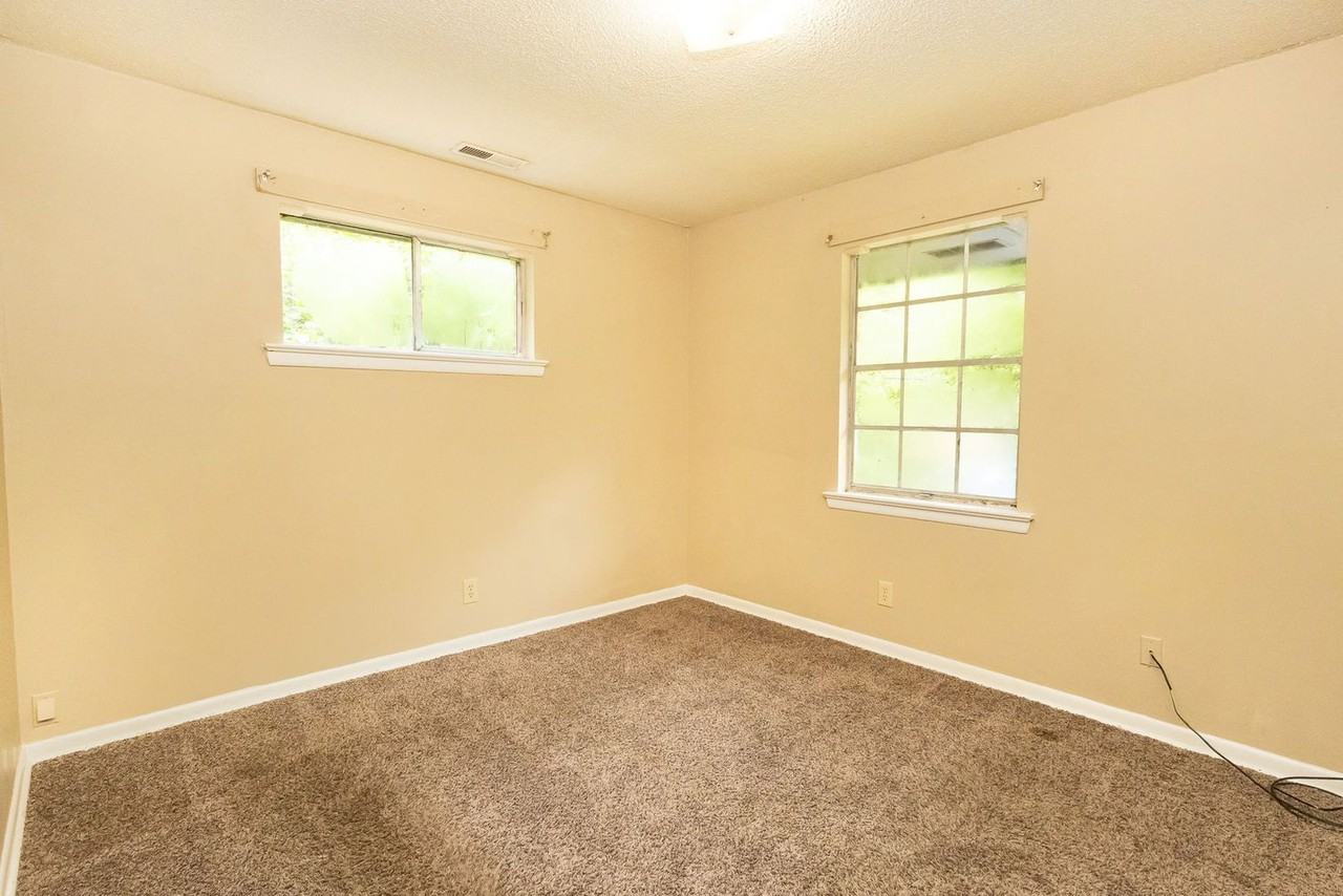 3884 Youngstown Rd #3884 - Photo 7 of 13