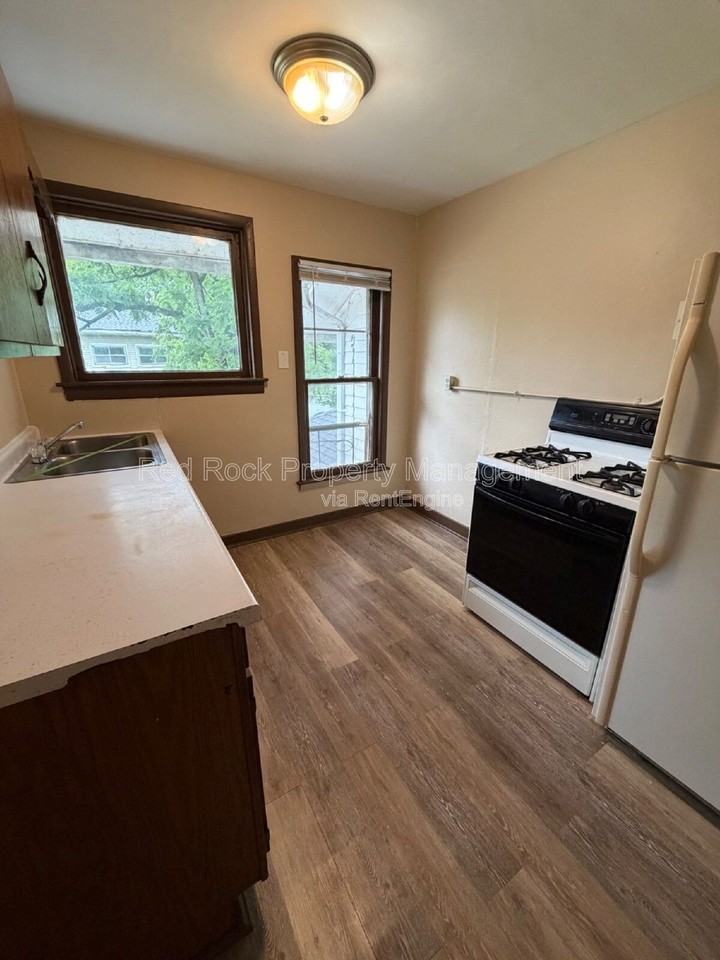 224 Madison St #2 - Photo 3 of 11