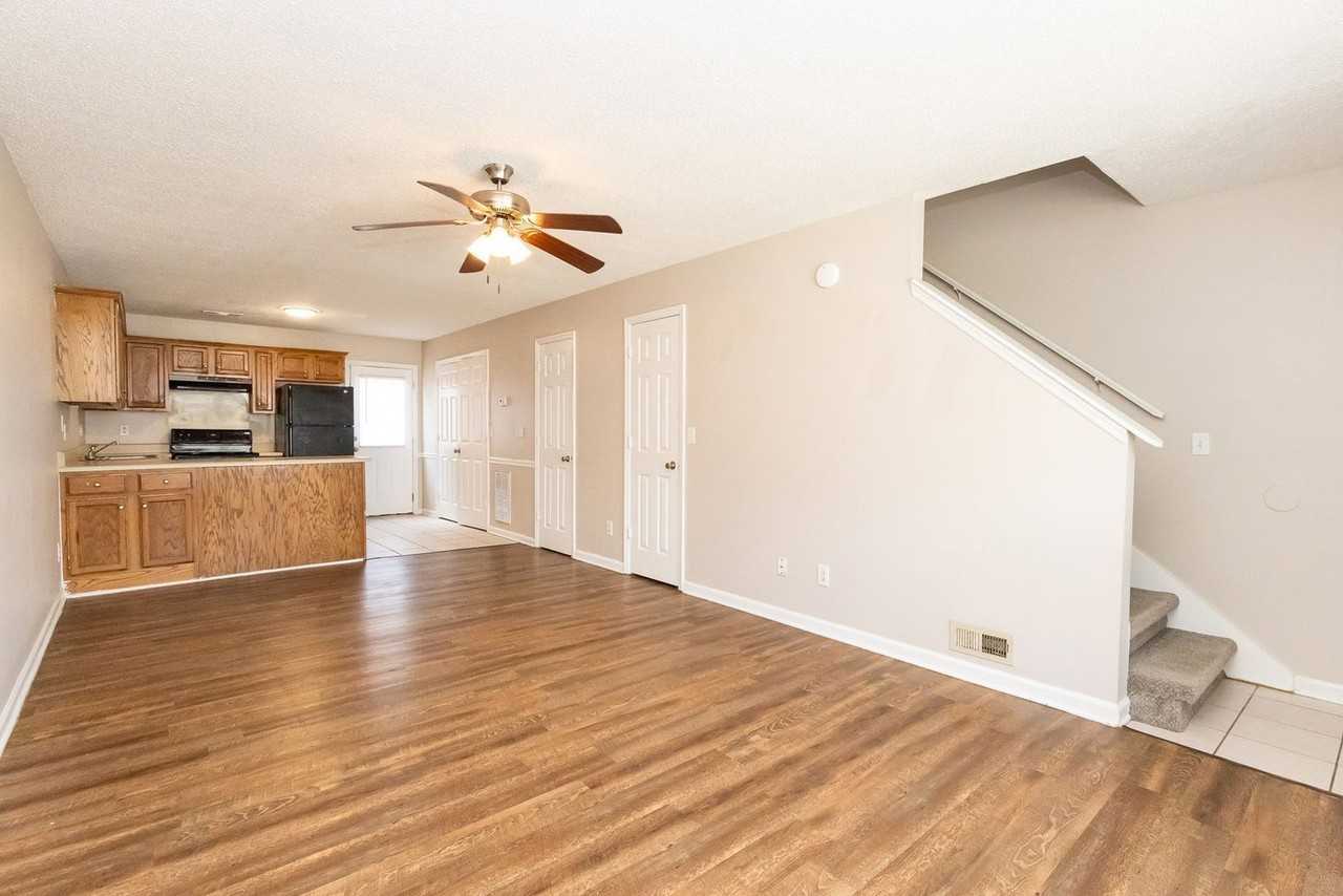 464 Guyler St #466 - Photo 3 of 15