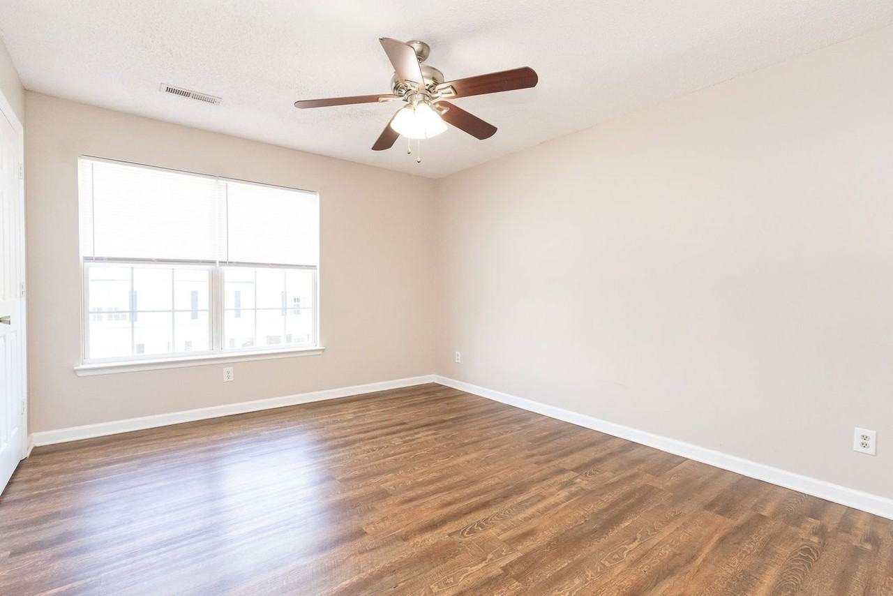 464 Guyler St #466 - Photo 7 of 15