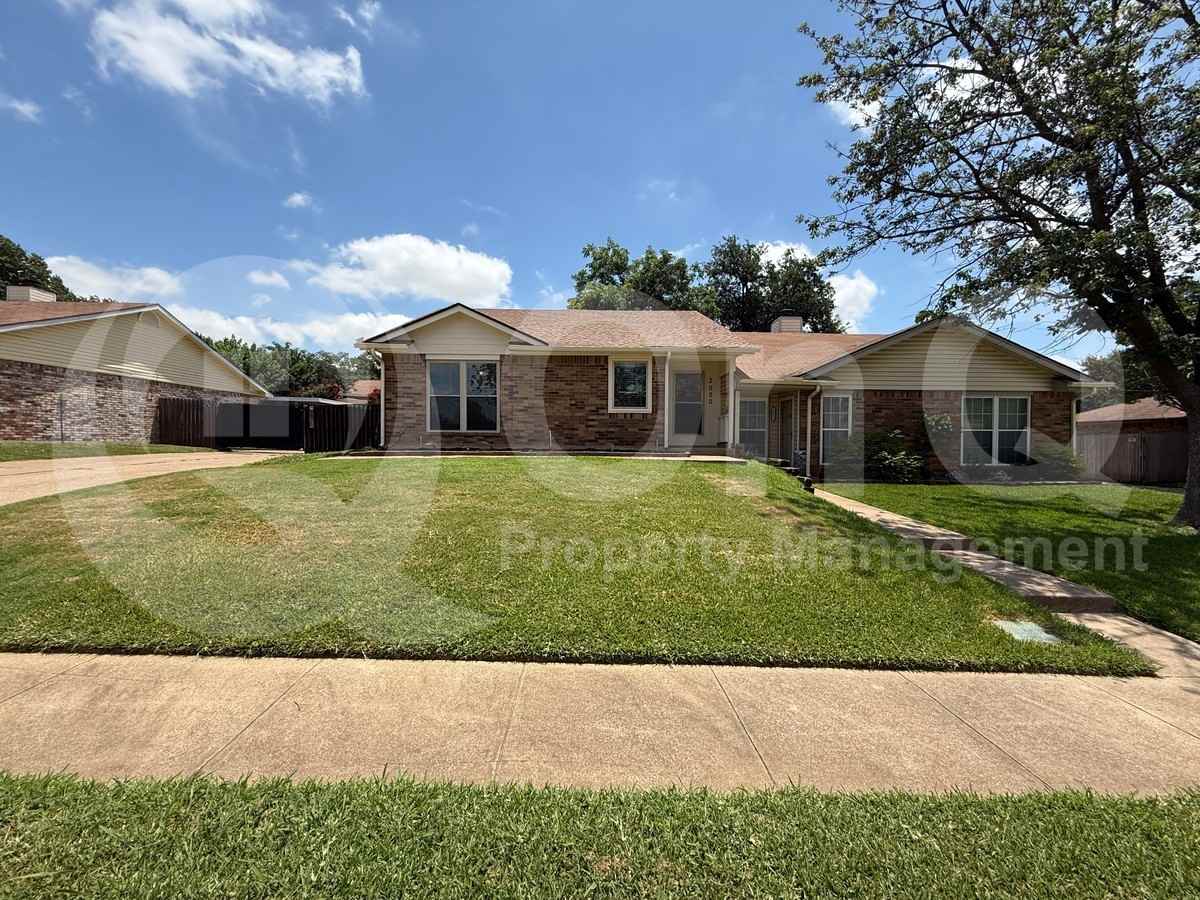 3000 Timothy Ln - Photo 3 of 19