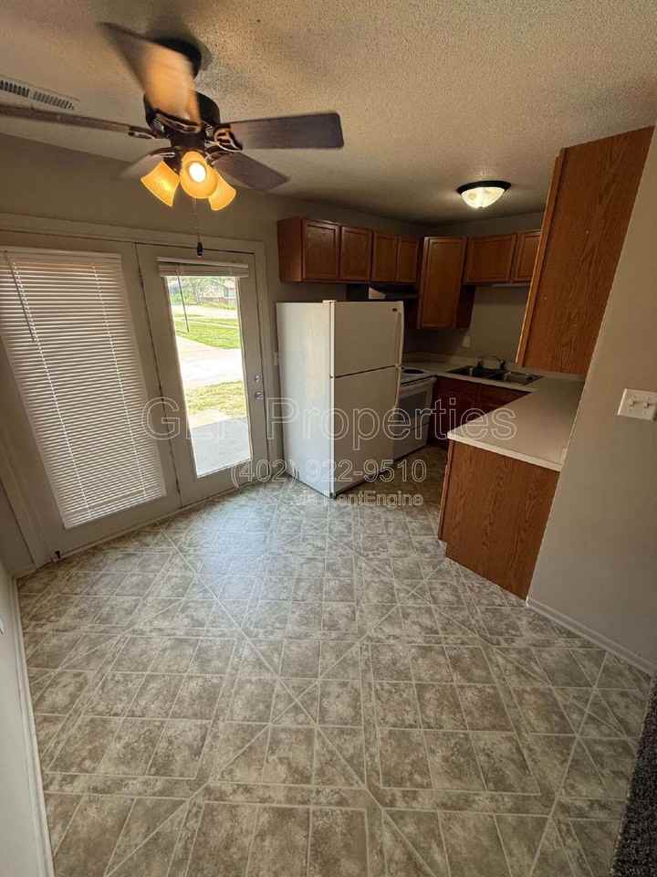 823 N 2nd St #1 - Photo 2 of 22