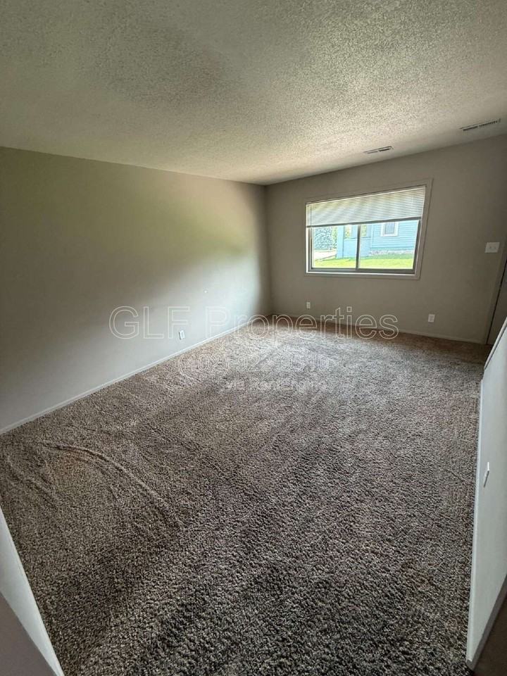 823 N 2nd St #1 - Photo 6 of 22