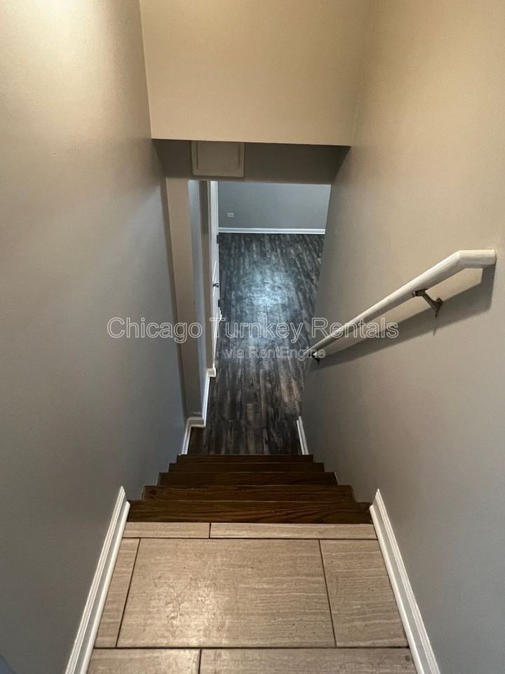 3824 168th Pl - Photo 5 of 11