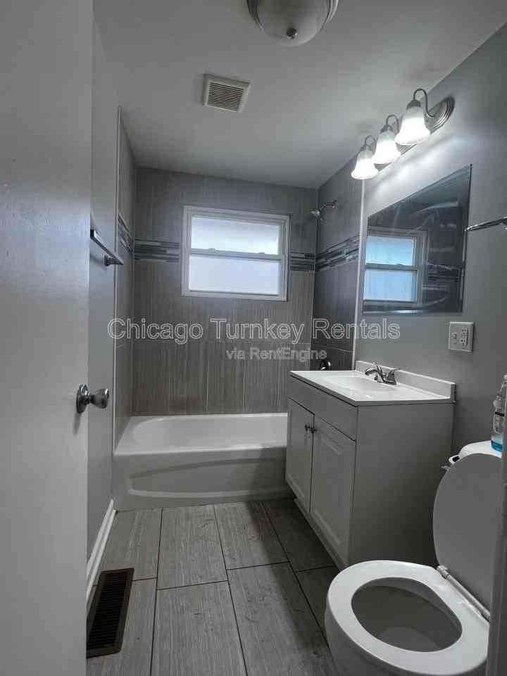 3824 168th Pl - Photo 7 of 11