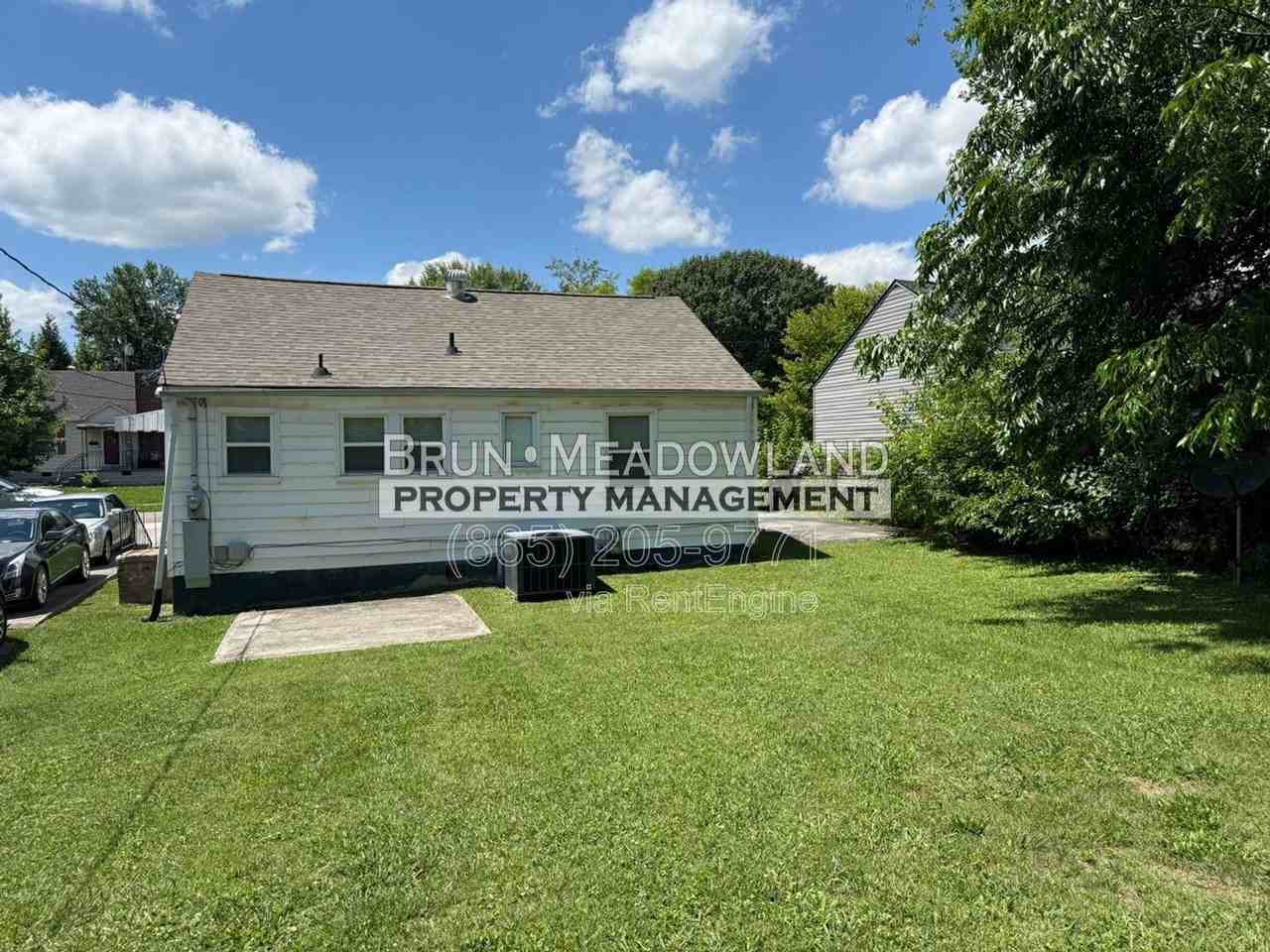 2620 Woodbine Ave - Photo 5 of 29