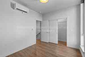 featured image of 1860 N Hamilton St #1