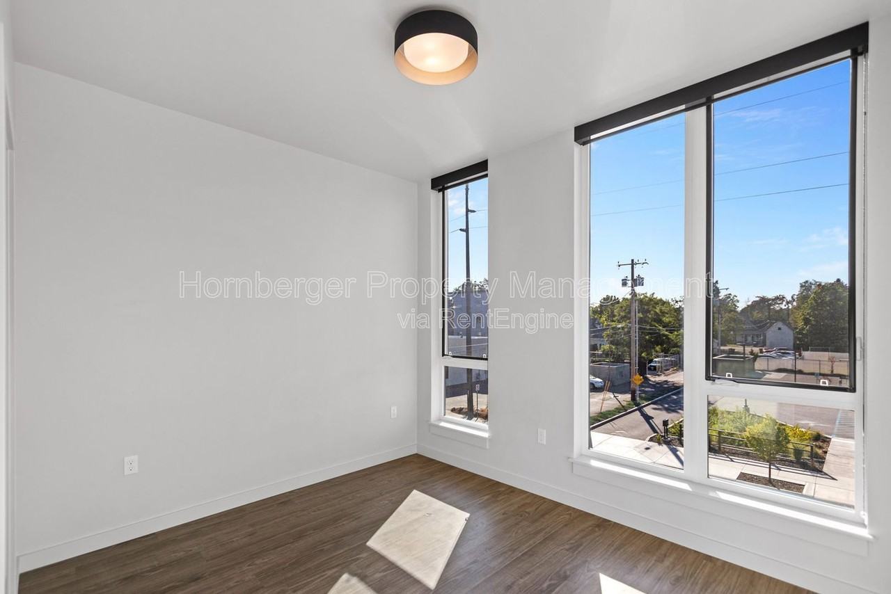 1860 N Hamilton St #1 - Photo 3 of 38