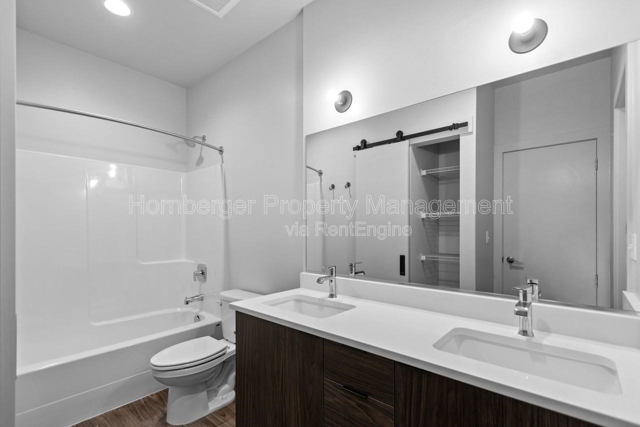 1860 N Hamilton St #1 - Photo 4 of 38
