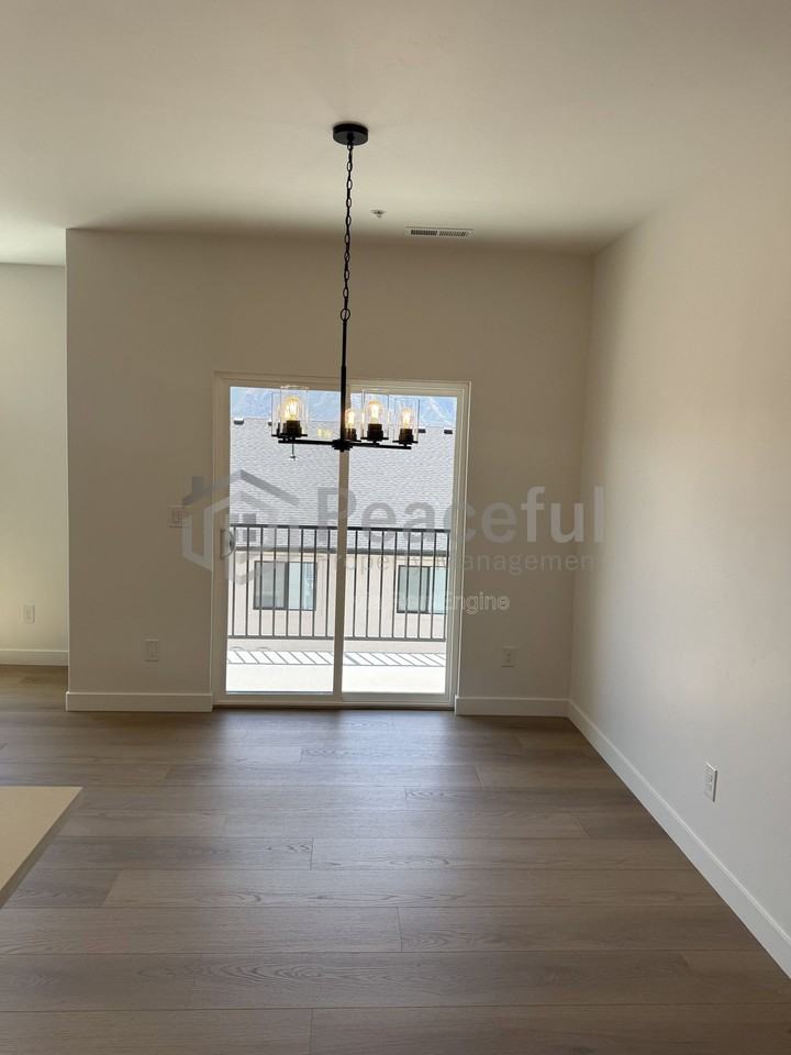 272 E 850 S #303 - Photo 4 of 18