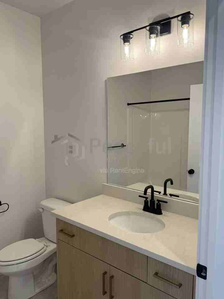 272 E 850 S #303 - Photo 6 of 18