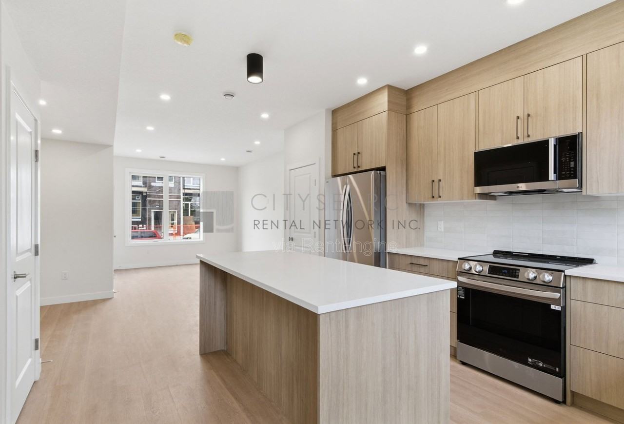7947 47 Ave Nw #1 - Photo 5 of 27