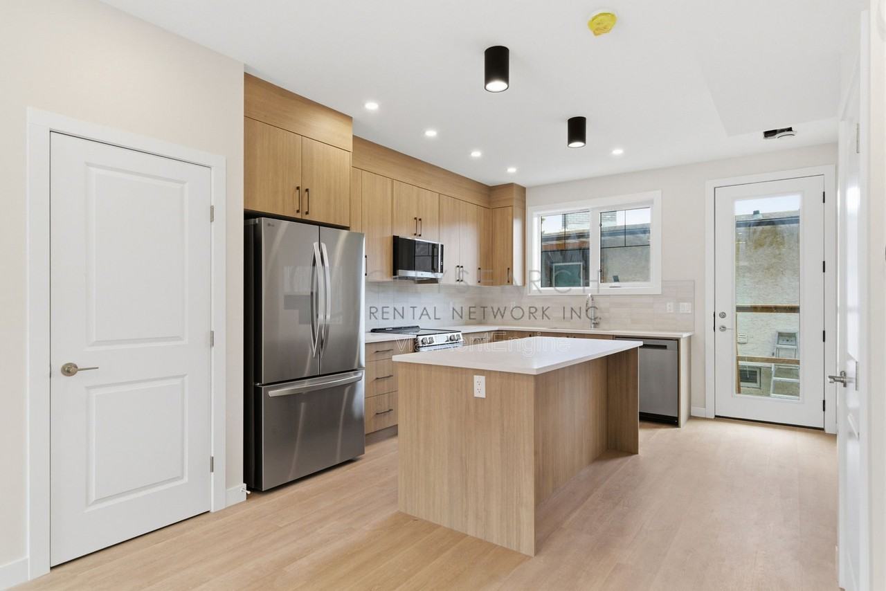 7947 47 Ave Nw #1 - Photo 6 of 27